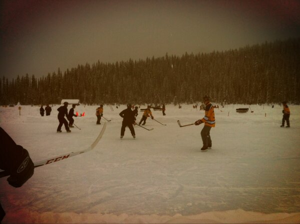 Freedy19's tweet photo. 1-0! Good luck this weekend boys! @gregbender @onthedrink @RealCamKilner #LLpondhockeyclassic #homeiceadvantage http://t.co/J9mrkAWm3p