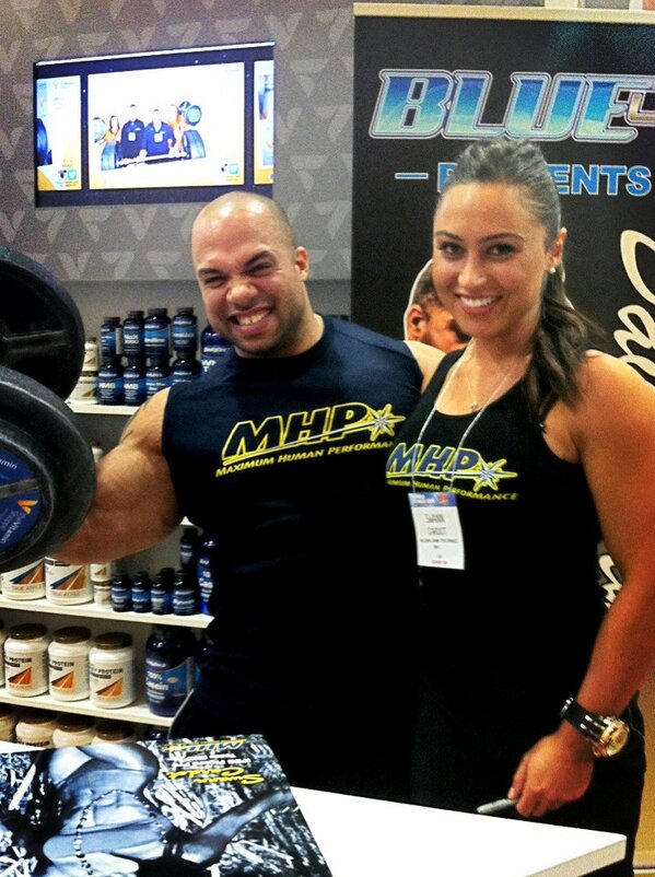 VitaminShoppe's tweet photo. Stop by our booth now to meet @MHPStrong athletes @ifbbjondelarosa  &amp; @swanncardot! #arnold2013vs #ASF13 http://t.co/vhOI0RS2PI