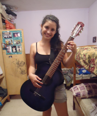 la cantautora @AdriianitaL  proximamente en costanera sur...
jajaujajiaj