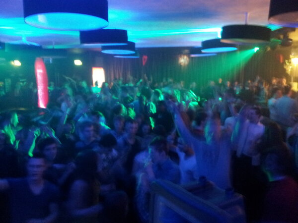 tdfberlikum's tweet photo. Wij gaan nogsteeds los met het Sweet&amp;Dirty dj team!! http://t.co/qSHiwF8e7w