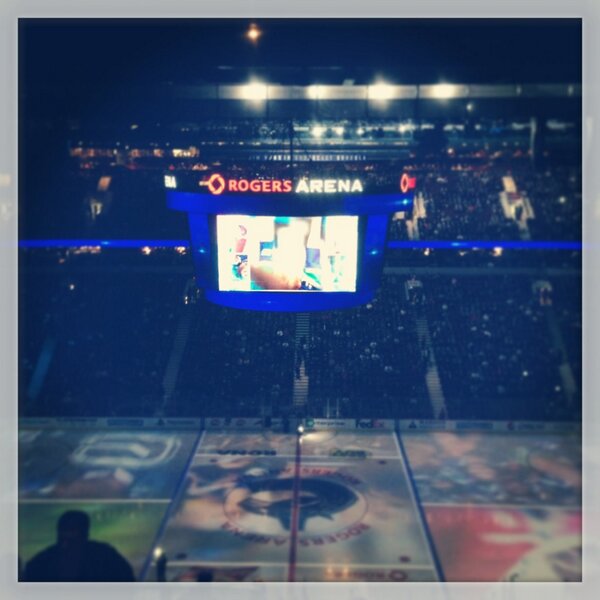 westsidekickbox's tweet photo. Is there anything better than the Canadian anthem @RogersArena before puck drop? http://t.co/gmagkoFNNH