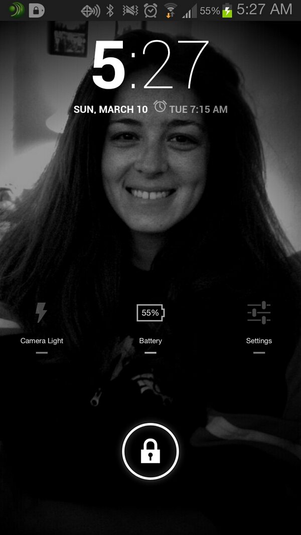 Trizzle5586's tweet image. I love the customization of #WidgetLocker! Super sleek now! My #GalaxyNote2 is a beast! #MyLockScreen