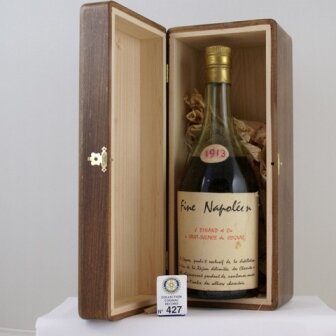RotaryCognac's tweet photo. A hundred year old bottle of #cognac in "cognac collection record" http://t.co/PPXP0FXNgJ