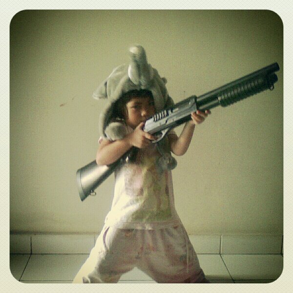 Intan Sari Boenarco tweet media