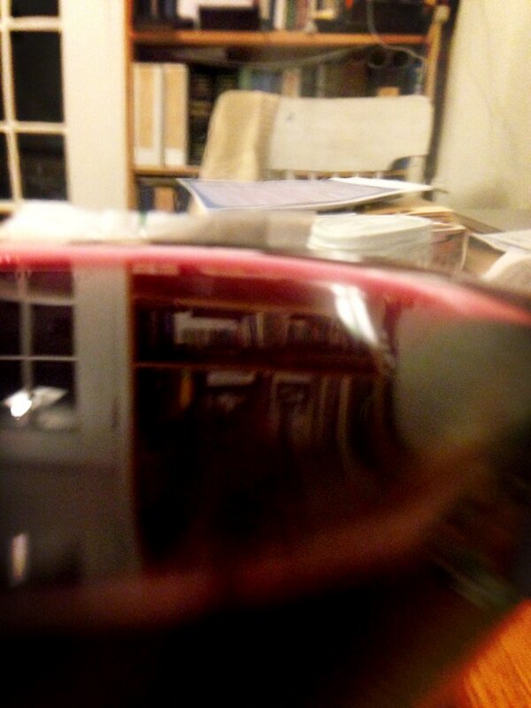 MessMagazine's tweet photo. Home made reflecting pool in our own dining room with only a glass of #wine and our imaginations. Eat it, bitches! http://t.co/HgPFz6V4BJ