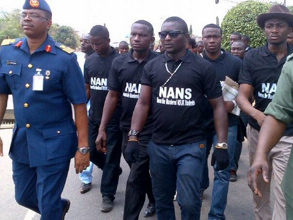 TheNewNANS's tweet photo. NANS President Com. Yinka Gbadebo In Action Leading The Peaceful Protest Against The Unjust #NSUKKillings http://t.co/YOHQBeAZ7m