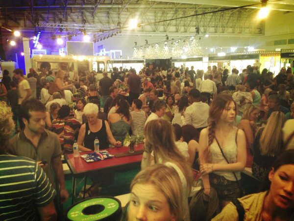 zilevandamme's tweet photo. Amazing vibe at #designindaba2013. http://t.co/366lXpZvGT