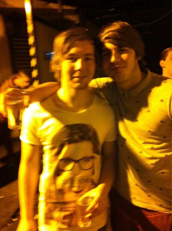 DanielWatts93's tweet image. @corey_richard12 @evanlloyd94 my buzzing friends! #anging