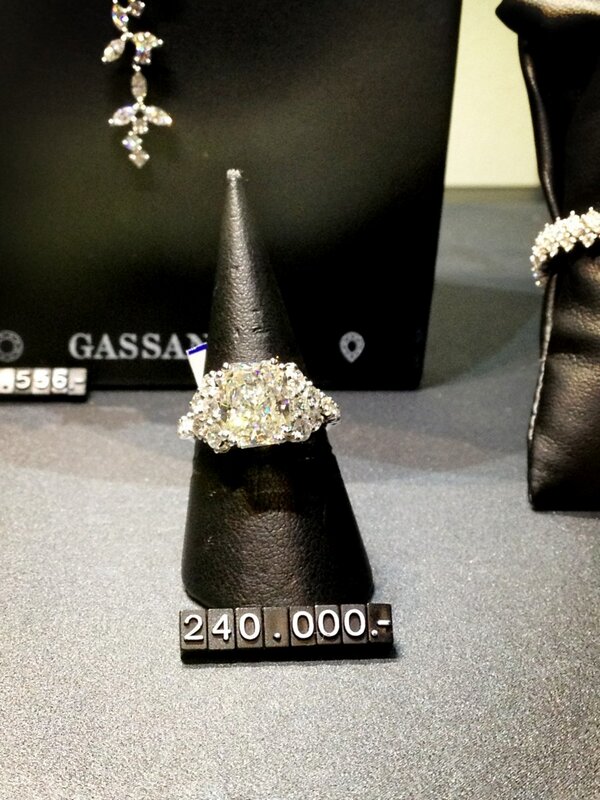 Emilltoe's tweet image. I'm now an expert on diamonds. And I know I want this one #diamondfactory #dam #bigboyspadooli