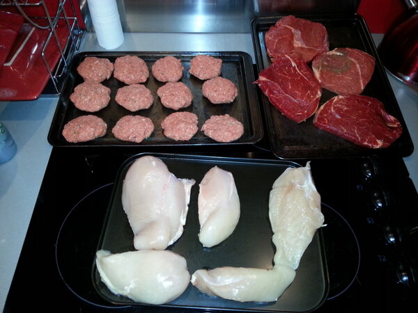 Dougle666's tweet image. Food prep time. 2.5days worth. #Meat #eatcleanstaylean #Fitfam #dedication