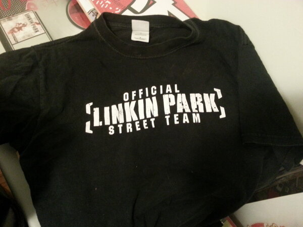 dereklp's tweet image. Something old and dear to me. Worn to 90% of my @linkinpark shows. #memories #LPST #Original #OldSchool