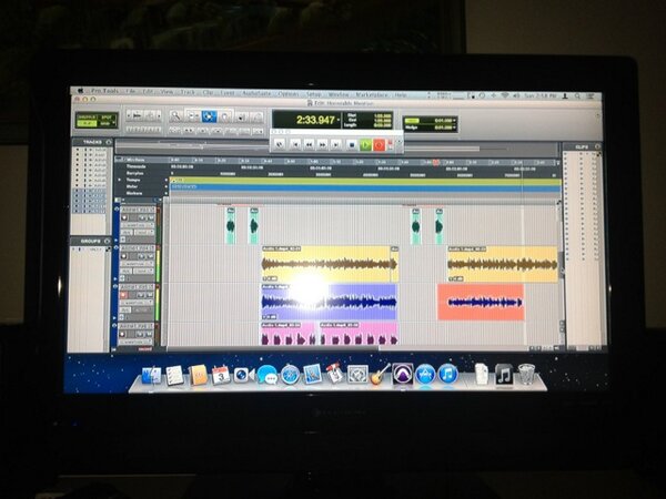 FirstClassHitz's tweet image. @YoungManGreat Currently in the lab  Serious niggaz book time in advance and get the #Mixtape done #FirstClassHitzEnt