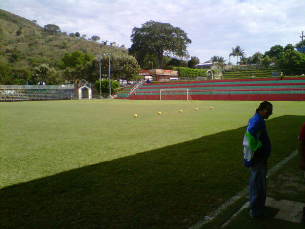 csdvendaval's tweet photo. Ya listo el escenario para este dia en nejapa! 3 pm. VENDAVAL vs. MARTE SOYAPANGO http://t.co/IlJNCaFAlJ