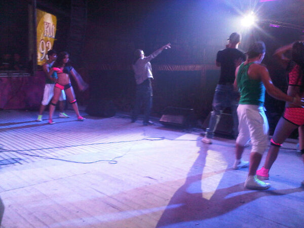 Pituok_'s tweet photo. @NueveOncePy @Baila9OncePY Tour Patrullando Bs. As. 2013 Gracias Dios... #LaAutoridad #LosOficiales #9Once http://t.co/IITSJxxdqg