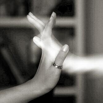 me22shal's tweet photo. يشہد آللہ . . حآشمڳ قرب و قفآ . . و يشہد آللہ / مآ عبث حد بـ غلآڳ ♡ http://t.co/CcG7RCcMha
