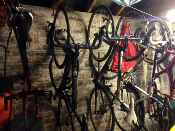 glenn_kinning's tweet image. Trying to hide new bike in garage #samecolour
