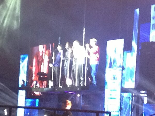 Linzi_White's tweet photo. @onedirection #cardiff #gig http://t.co/c4ItIeSfAD
