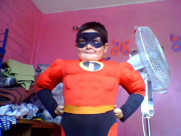 madafaka999's tweet photo. Mi Superheroe <3 http://t.co/W7OjSbKcOC