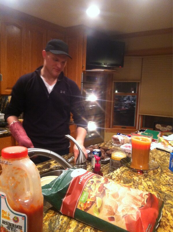 moniquelam7's tweet image. Some homemade humpy dumpy burgers from yours truly. #chefpp