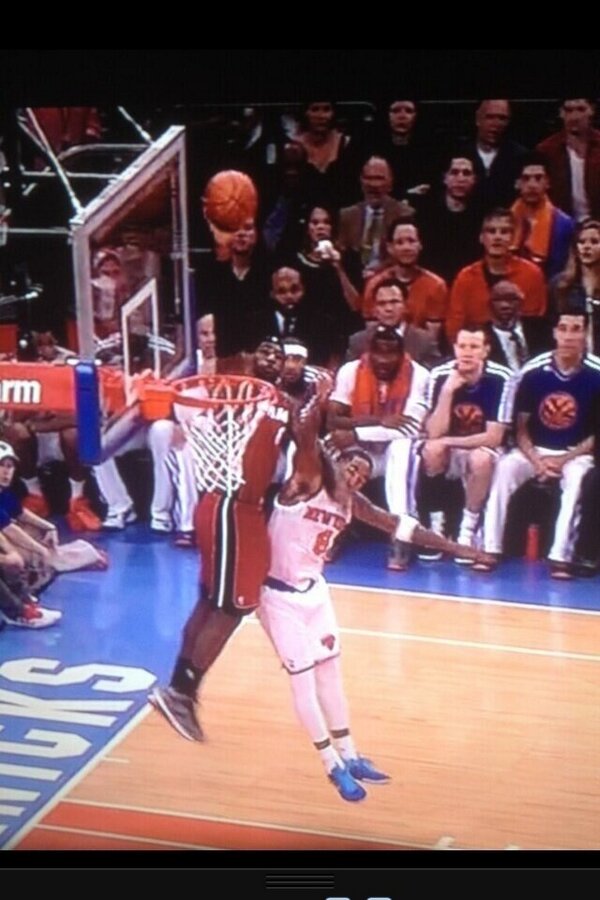 CalicoGreen's tweet image. Niggas be on 2k like broooooo LeBron don't do that in real life #yeshedoes