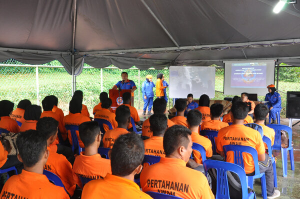 JPAMLMS's tweet photo. @PPANPerak @ppadlms @dbu9877 Majlis Penutupan Kursus Asas Siri 2/2013 di Unit Selama pd 3/3/2013 http://t.co/wNcTZq26Mk
