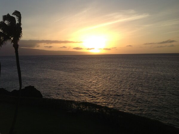 AdriaFabiani's tweet photo. #mauisunset http://t.co/HItTiZMQtB