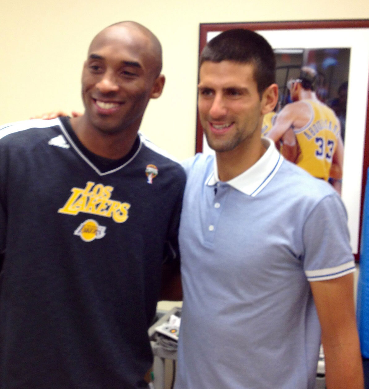 BEfPj6GCAAAwGhQ.jpg:large