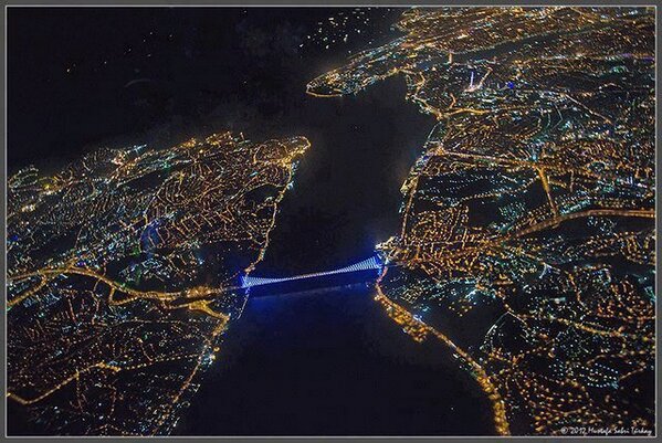 turkeyunlimited's tweet photo. Where #Europe meets #Asia #İstanbul Boğazı http://t.co/Oe9etTW26S