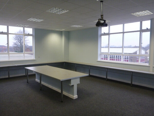 FieldsConstruc's tweet image. And an after shot of computer suite M32 @FitzalanHigh #spotthedifference