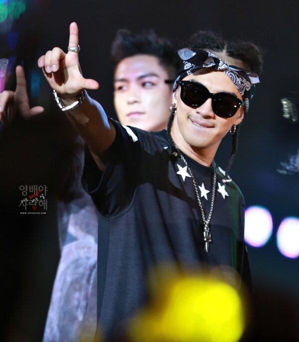 URTHESUN's tweet photo. [PHOTO] 앙 >_< 앙 >_< 상큼한 미소와 함께하는 about LOVE ♥_♥ #태양 #TAEYANG #URTHESUN #영배 #예쁜미소선발대회1등 http://t.co/5hxb8jD8Vj