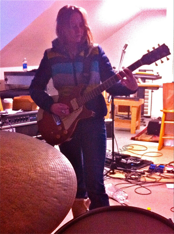 ArcaneLoreMusic's tweet photo. Trying new songs out on the Epiphone http://t.co/yx5JBTWcyS