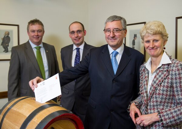 Fitz_xMP's tweet photo. Message to the Chancellor: itโs time to call time on the beer duty tax #saveyourpint cc @beerandpub @saveyourpint http://t.co/I0Ys3xLbPn