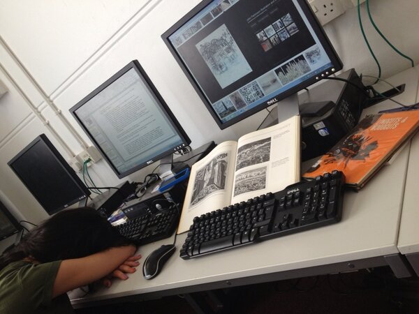 Rebeccaw92's tweet image. losing the will to live #hateuni #cantcope 😁 @ChelseaLouS