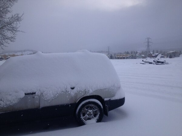 Vablartimus's tweet photo. It still snows in keystone. at least half a foot.  Time to shred pow #ferdays @willfresher @_bangert @AYoungump http://t.co/zHB9TGpWbs