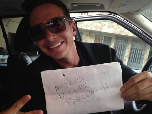 AndreaSernaTV's tweet photo. @JBALVIN Gracias x regalarle tanta felicidad a Andrés. Hablar contigo fue motivación pura para él. @TeletonColombia http://t.co/tG3jGe6fqQ