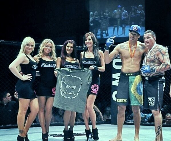CapCapntap tweet picture