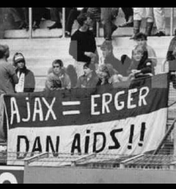 hakee1's tweet photo. @hj@HJFPluijm @ultraultraskunkjunk @dgortenmulder  #eindelijk een mooi spandoek. http://t.co/cd8O1j6jDM