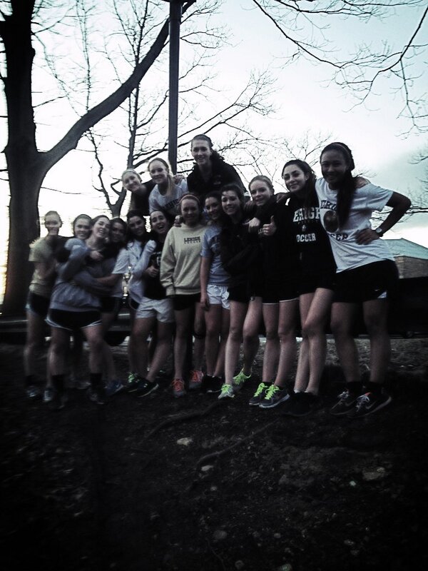 LehighWSoccer's tweet image. Speed session of trail running. #straightupthemountain #kneedrive #killingit #nothingphasesLUWS