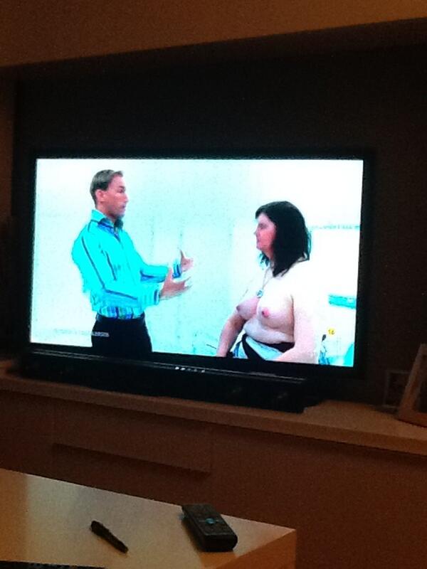 ethring77's tweet photo. #cuerposembarazosos que le pasa a la tele http://t.co/xBYqZM89xH