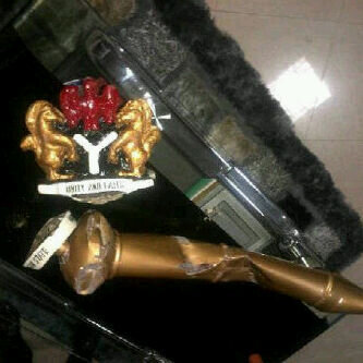 meinstrim's tweet photo. OGHA broken mace @pmnewsnigeria @MobilePunch @omojuwa @dozenhost @aitlagos @ntanewsnow @breakingnewsnig @OgunTV http://t.co/aSUNLO9ONz