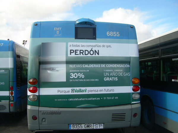 Vaillant_es's tweet photo. La nueva campaña de @Vaillant_es de #calderasdecondensación ya está circulando por Madrid. Gana un año de gas gratis. http://t.co/EwVEpdEqR2