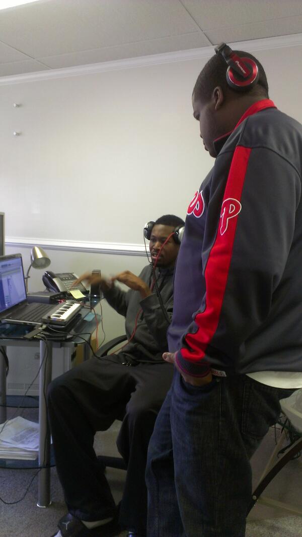 5050LGENT's tweet image. Up Working on New Single
#BottlesAndBadWomen
#GrindHard2ShineHard
#5050LG