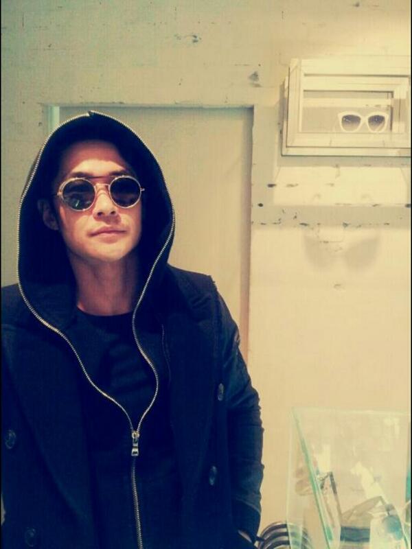 eyebobos's tweet image. (썬그라스추천)
모델 배정남씨 bobos방문후..
톰브라운 착샷~~!!