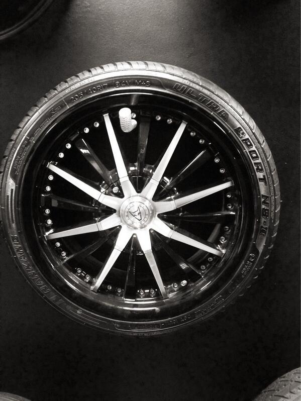 MileageTyres's tweet photo. Beautiful wolf force alloys for sale @ our Galway depot http://t.co/VZkhRWQSuz