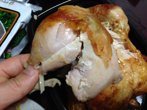 tk3770's tweet image. 다리 하나 잡고 뜯어주시고~~!