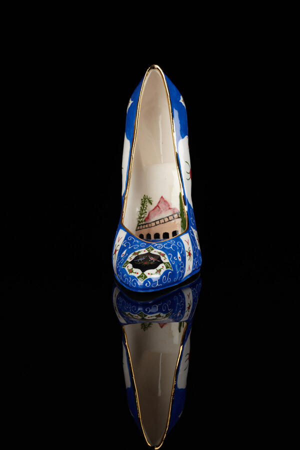 ericparnes's tweet photo. my #porcelain shoe from the front http://t.co/SJpW6Xe7DM