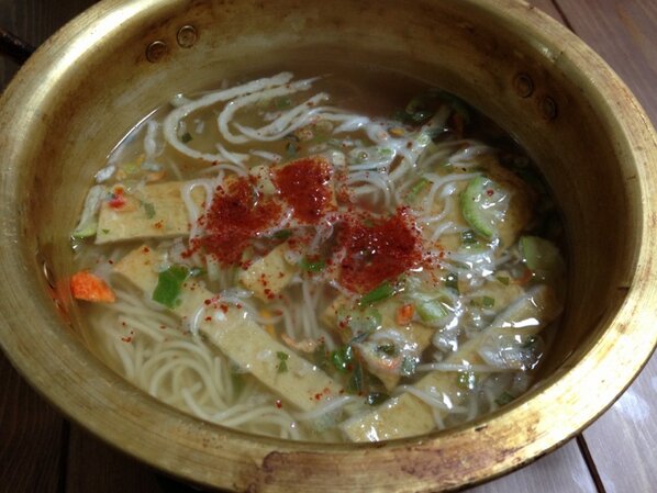 tk3770's tweet image. 밤에 출출할땐 잔치국수!!!ㅋ 제일제면소에 오뎅 넣으니 국물맛이 깊어지는것이… 호로록~~ 호로록!!