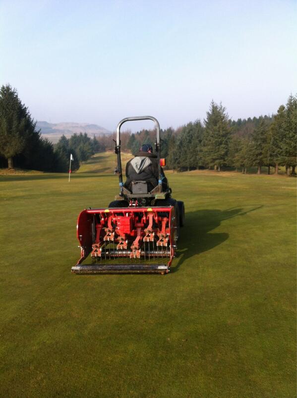 MGCGreens's tweet photo. Verti-draining  greens today to boost aeration and encourage deep roots= great greens! #greenkeeping http://t.co/CUDQhayTFG
