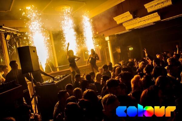 ColourMiddlesbr's tweet image. Cannot wait for another night like this! #atmosphere #tunes #DOD