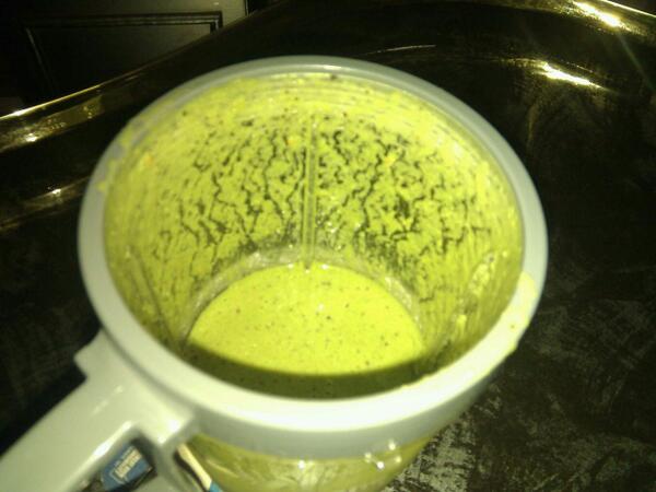nickromanzer's tweet photo. #nutribullet my morning blast! Spinach,kale,frozen banana,bluberries,raspberry,strawberrries,almond milk and nuts! http://t.co/eFUWG0G05t